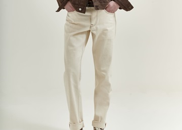 Slim-fit jeans for work: how to choose professional denim without losing comfort