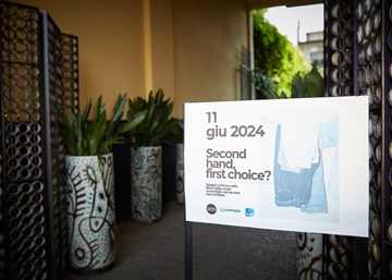 Sustainable fashion goes through the second-hand market